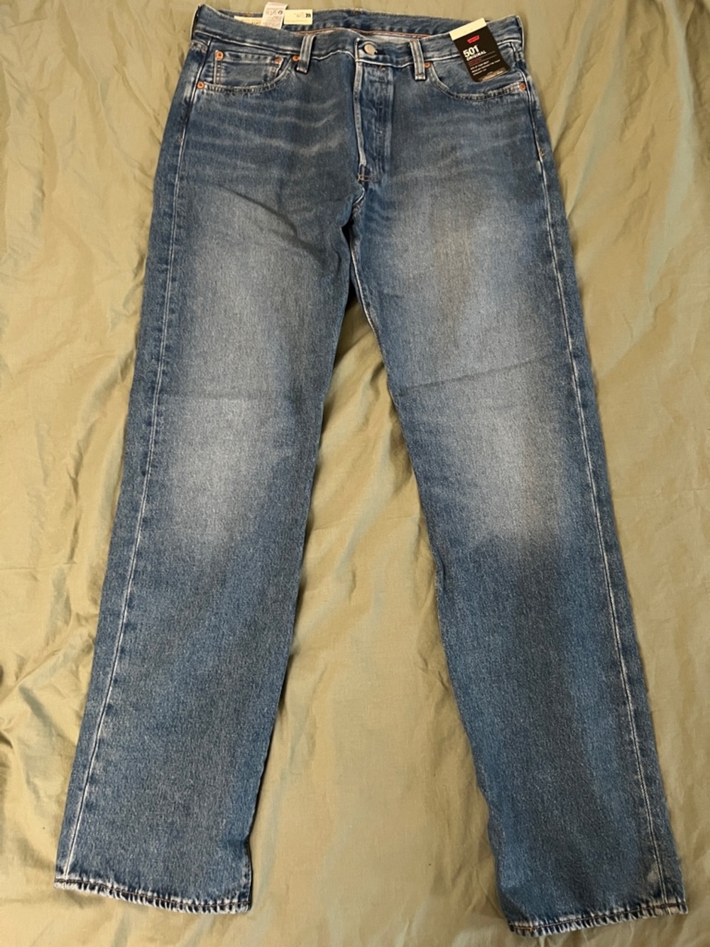 Levi's Straight Leg Jeans in Medium Blue Wash